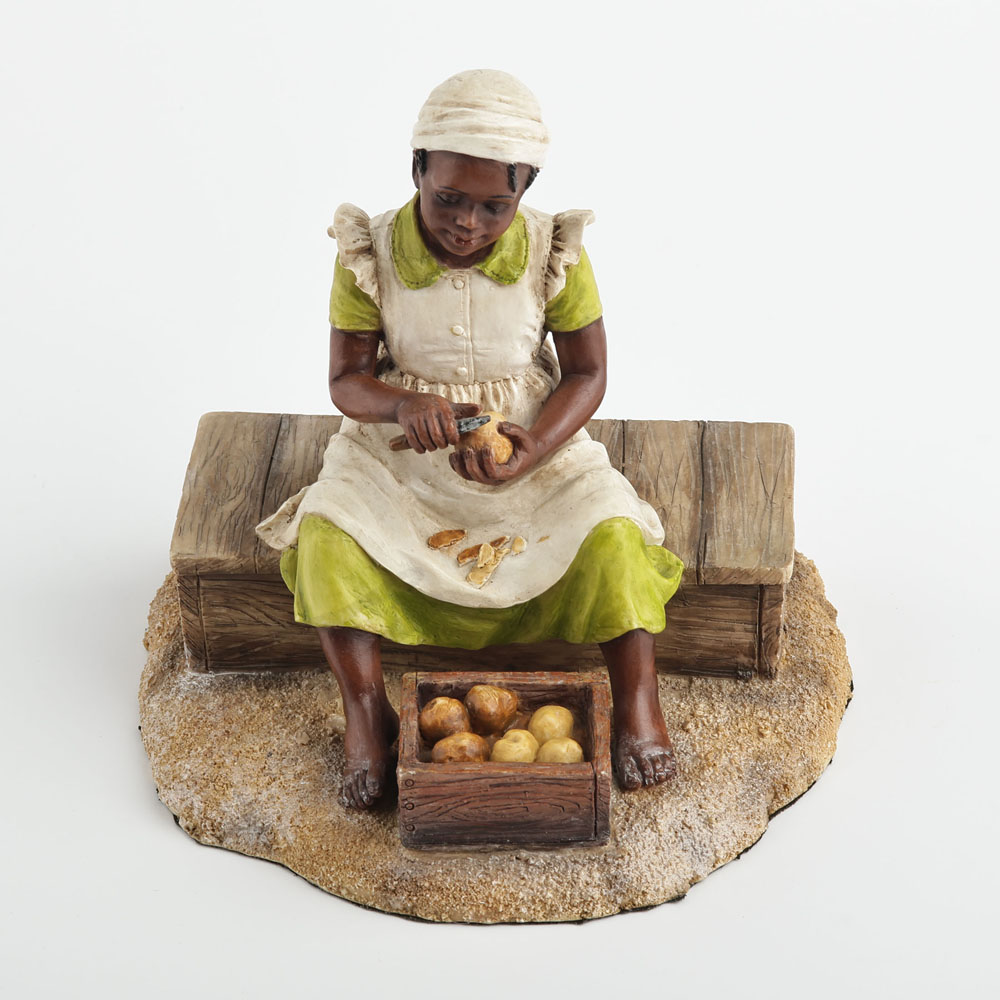 Resin Art On Wood - Jong zwart meisje sculptuur aardappels schillen